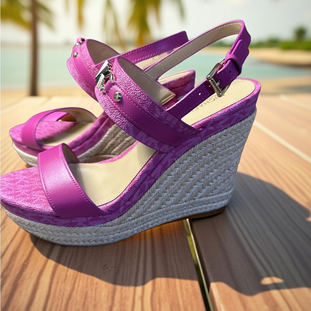 🌺NWT🌺 Michael Kors Elegant Dark Pink Wedge Sandals Espadrilles